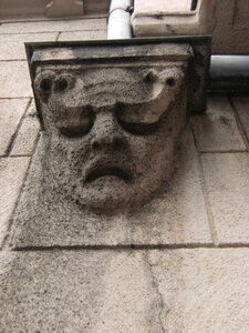 reliéf obličej dům na rohu Masarykovy a Londýnské Ústí nad Labem